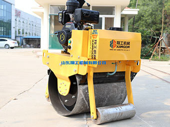 翔工小型壓路機(jī)：小身材，大力量