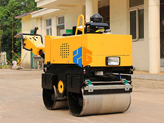  關(guān)于小型壓路機(jī)的保養(yǎng)技巧你了解多少呢？