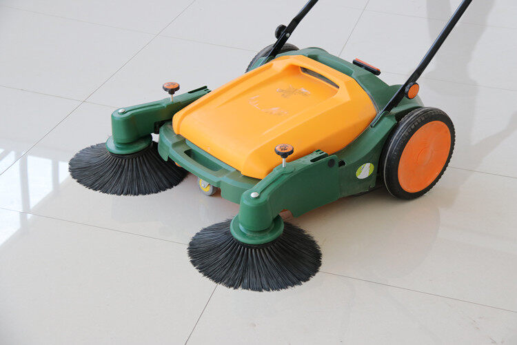 工廠地面選擇掃地機(jī)還是洗地機(jī)比較合適？